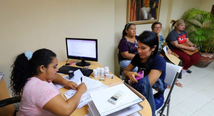 Gobernación garantiza tratamientos de alto costo a más de 12 mil 600 pacientes al mes