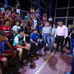 Jóvenes de Sabana Grande le plantean al gobernador Ernesto Luna la necesidad de rehabilitar la cancha del sector