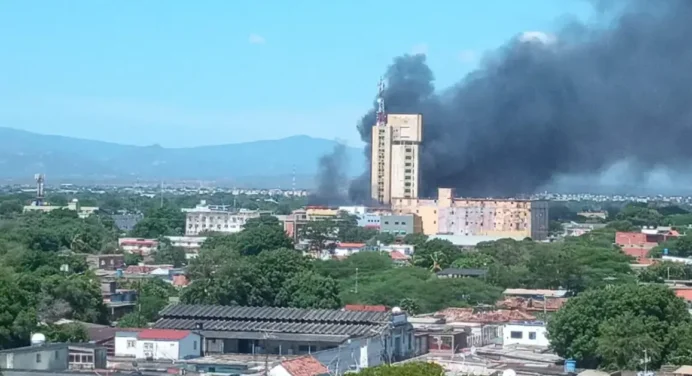 Incendio casi acaba con edificio en Falcón dejando 25 personas heridas (+Listado)
