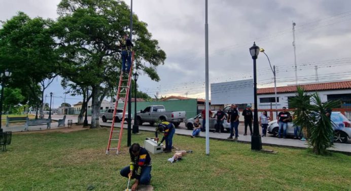 Inician instalación de red Wifi gratuita en las plazas Bolívar del municipio Cedeño