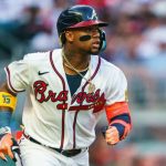 Ronald Acuña Jr. sigue demostrando su velocidad en las bases