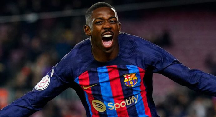 Dembélé llegó a Francia para firmar contrato con su nuevo equipo