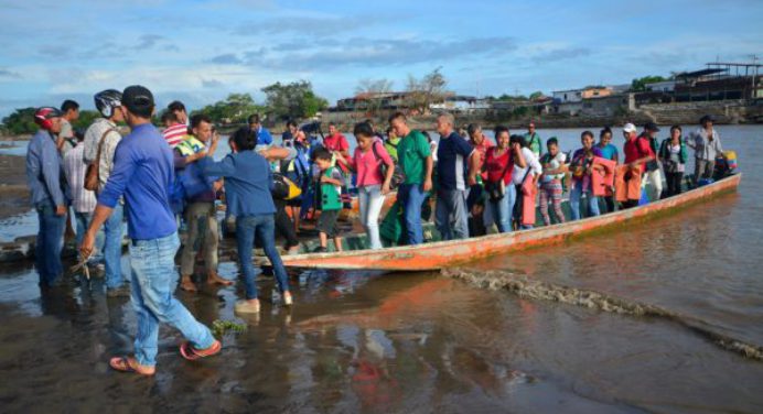 Trinidad y Tobago libera a 64 migrantes venezolanos