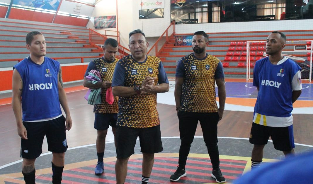 Parte del cuerpo técnico del Monagas Futsal Club