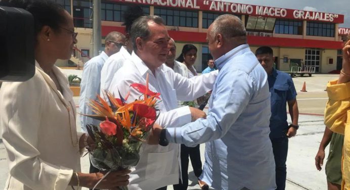 Llega a Cuba delegación del PSUV presidida por Diosdado Cabello