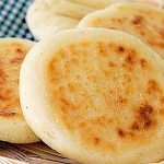 Arepas rellenas con crema de berenjena