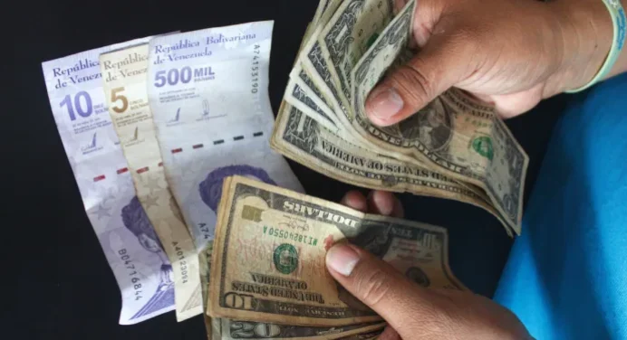 Nuevo salario mínimo en Venezuela pudiera fijarse para octubre