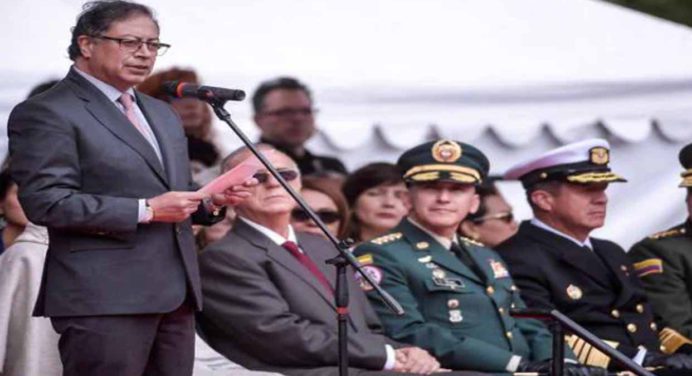 Petro instó a colombianos al diálogo para superar rupturas y avanzar hacia la paz e igualdad