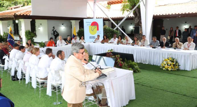 Presidente Maduro le da la bienvenida al gobierno de Colombia y al ELN en nuevo diálogo de paz
