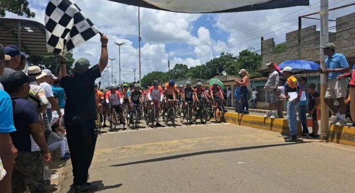 Realizan clásico ciclístico Santo Domingo de Guzmán 2023 en Caicara