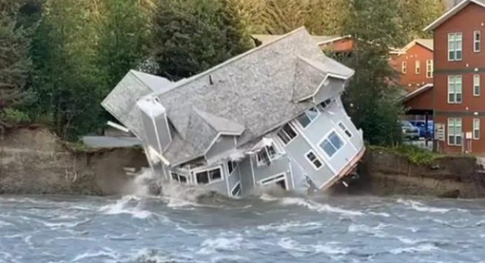 Tormentas causan estragos en EEUU y ruptura de glaciar arrasa viviendas en Alaska