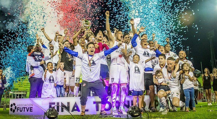 Monagas Sport Club celebrando el campeonato del Torneo Apertura 2017