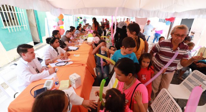500 infantes de cinco sectores de Maturín atendidos por Amor en acción