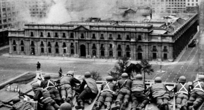 «A 50 años del golpe contra Allende, la sociedad chilena está congelada… Estamos caminando en puntillas»