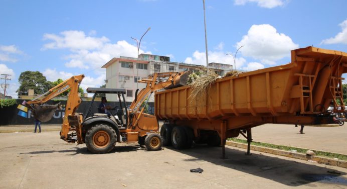 Alcaldía retira 120 toneladas de desechos del mercado Los Bloques de Maturín