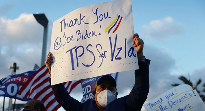 Biden otorga alivio migratorio a 472 mil venezolanos en EEUU con extensión de permiso TPS