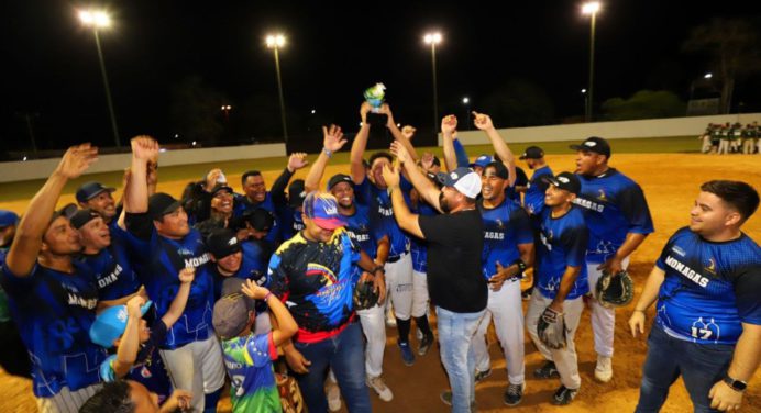 Búfalos de Monagas campeones de Oriente rumbo a la Copa Nacional de Softbol