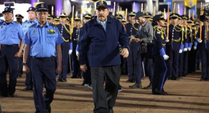 Chile protesta en rechazo a los comentarios negativos sobre el cuerpo policial de Carabineros