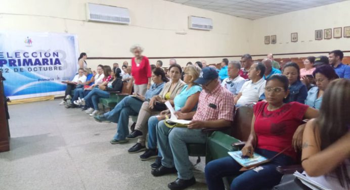 Comisión de primarias capacita 80 miembros de mesa