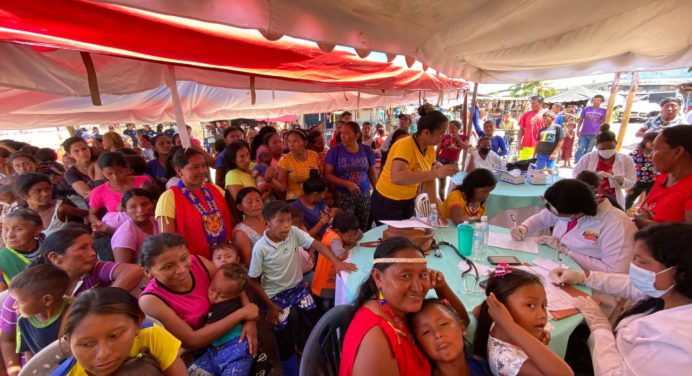 Con jornada social atendieron a familias indígenas de Barrancas del Orinoco