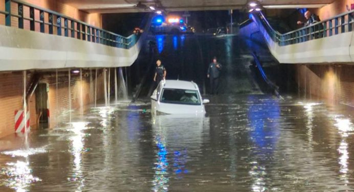 Continuas horas de lluvias han dejado a Madrid con inundaciones y un caos total