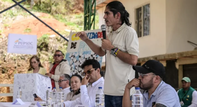 FARC y Gobierno de Colombia instalarán mesa de diálogo este #8 de octubre