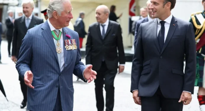 El rey Carlos III de Inglaterra llega a Francia en su primera visita oficial