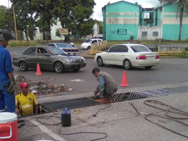 En Maturín continúan los trabajos de demarcación vial y recuperación de drenajes 2 en maturin continuan los trabajos de demarcacion vial y recuperacion de drenajes laverdaddemonagas.com maturin2