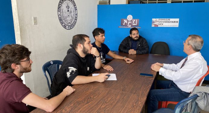 Estudiantes universitarios solicitan a rector principal del CNE abrir Registro Electoral