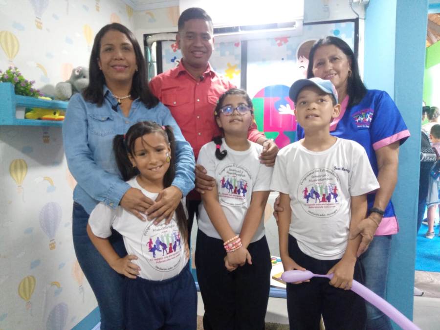 En Parque La Guaricha inauguran la Casita Azul