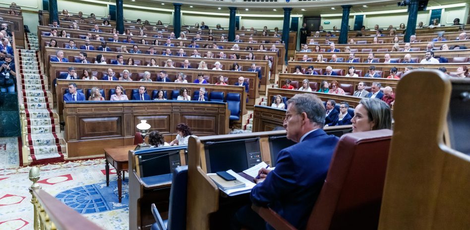 Núñez Feijóo que este martes presentó primer discurso de investidura requiere alcanzar los 176 votos para lograr la presidencia. Sólo tiene 172