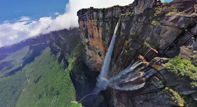 Lo que debes saber antes de viajar a conocer el Salto Ángel, una de las maravillas de Venezuela