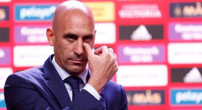 Luis Rubiales renunció como presidente de la Real Federación Española de Fútbol