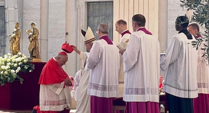 Martínez: Todos los venezolanos estamos orgullosos por nuestro nuevo cardenal Diego Padrón