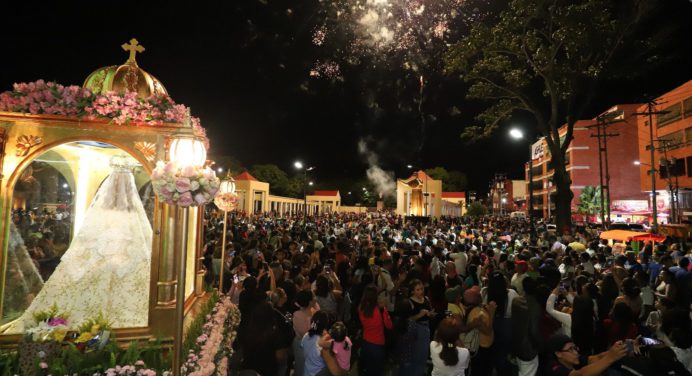 Maturín reafirmó su devoción a Vallita con multitudinaria procesión