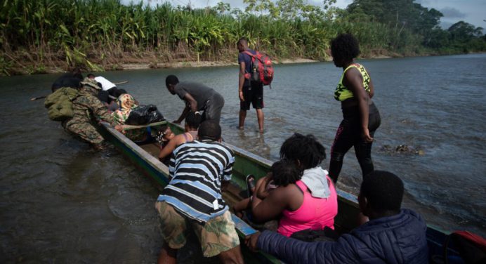 Petro anunció que se reunirá con Panamá para discutir situación de crisis en el Darién