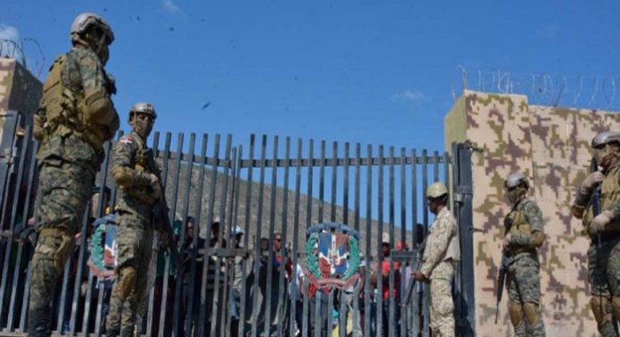 Presidente de República Dominicana ordena cierre de la frontera con Haití