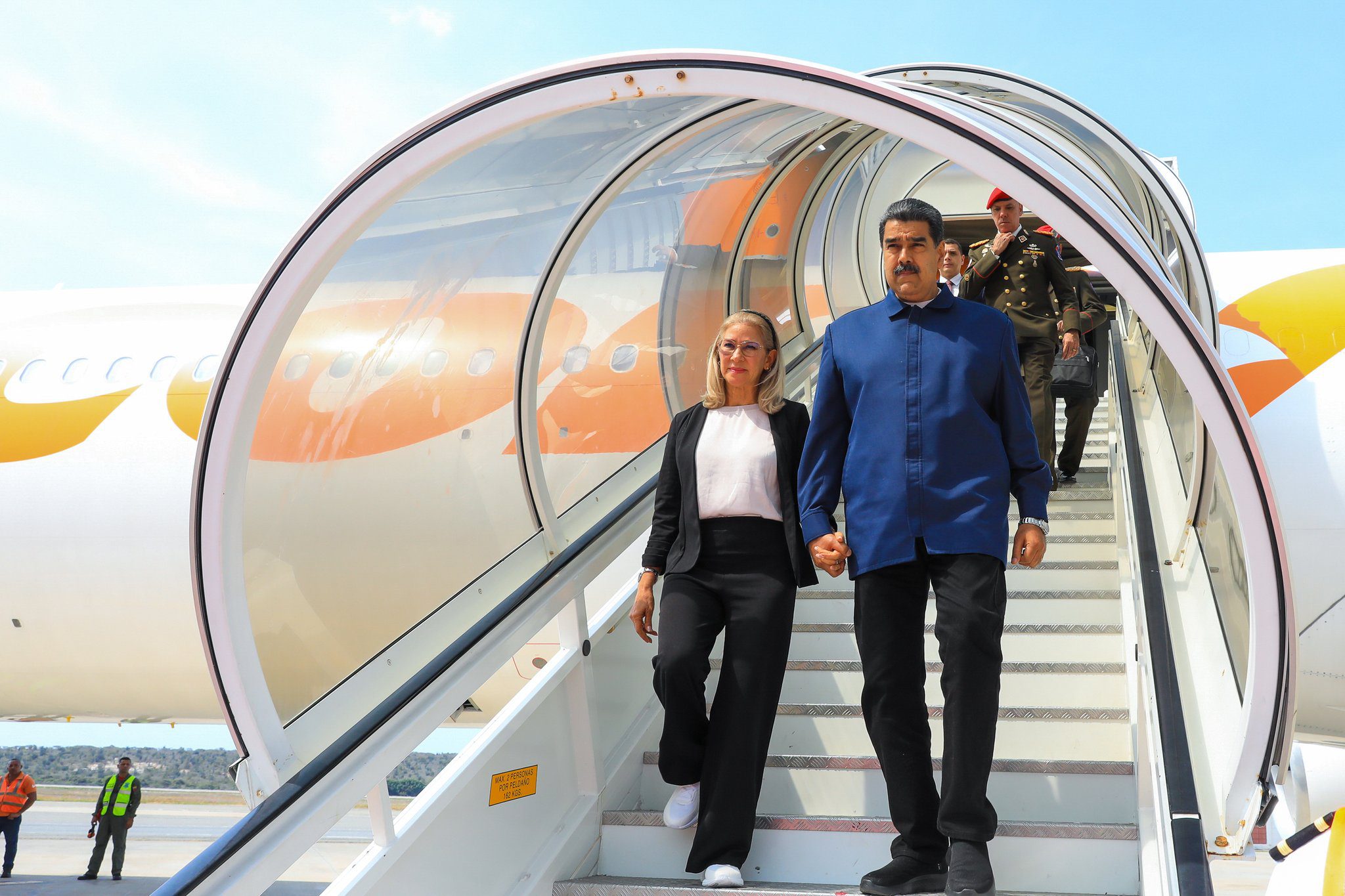 Presidente Maduro arriba a Venezuela luego de 10 días por China, Argelia y Cuba