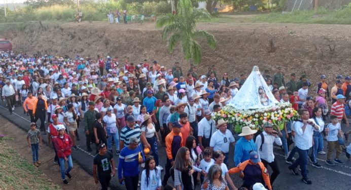 Punta de Mata se desbordó con primera procesión en honor a Vallita