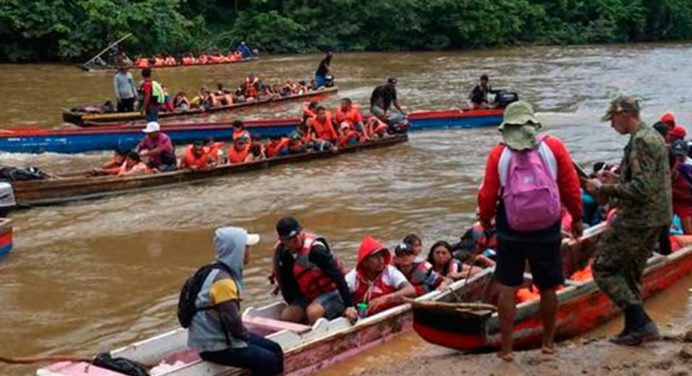 Rescatan a 150 migrantes, entre ellos venezolanos, en el Caribe de Panamá