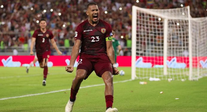 Salomón Rondón anotó ante Paraguay y está cerca de superar este registro de Juan Arango