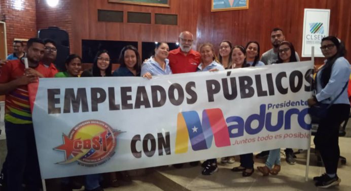 Trabajadores públicos acudieron a acto en respaldo al presidente Maduro