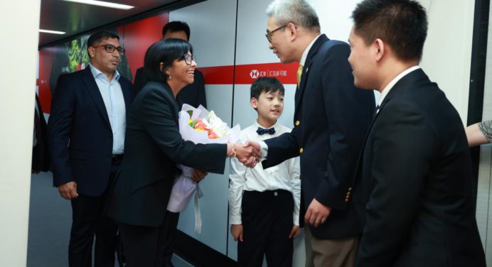 Vicepresidenta Delcy Rodríguez y el presidente de Pdvsa de visita oficial en China