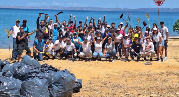 Voluntariado de Empresas Polar recoge 2.400 kilos de desechos durante el Día Mundial de las Playas