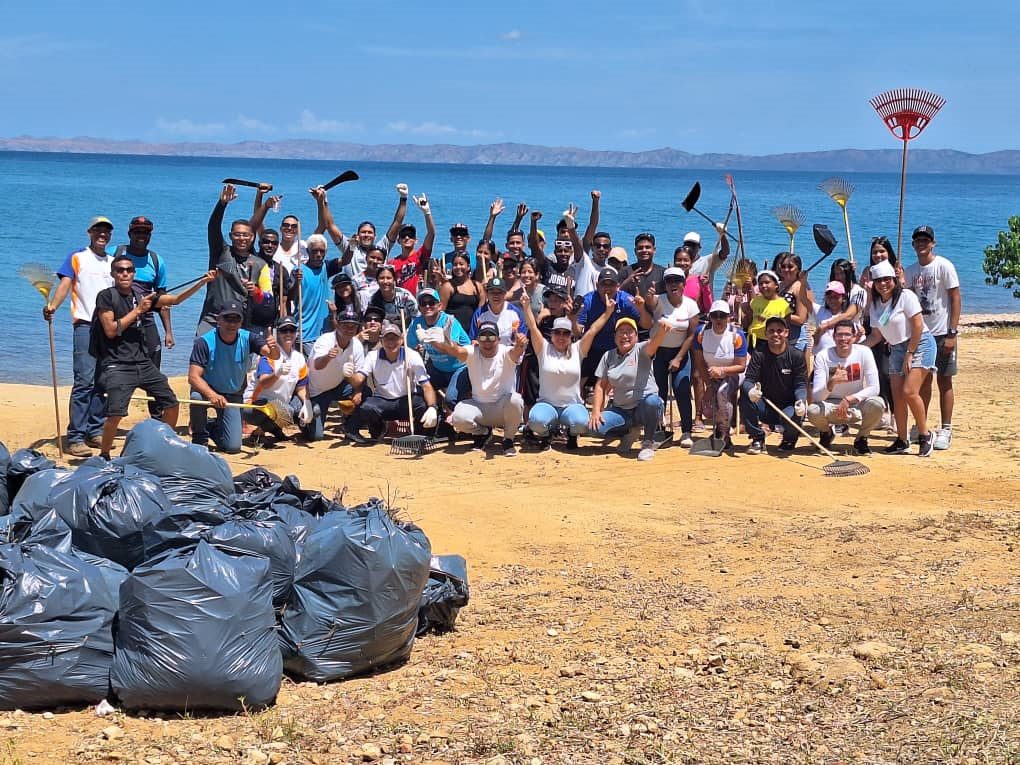 2.400 kilos de basura recogen el Día Mundial de Playas: Voluntariado de Empresas Polar