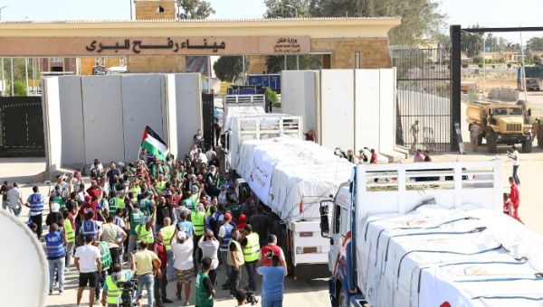Los camiones  que ingresan a la Franja de Gaza transportan medicinas, suministros médicos y fórmula para bebés