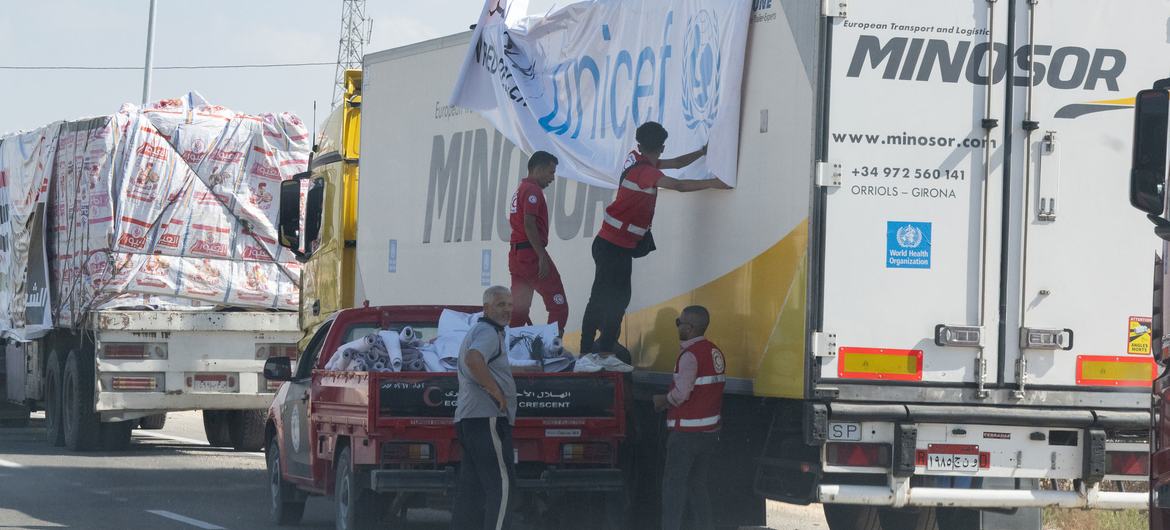 20 camiones con ayuda humanitaria ingresan por tercera vez a la franja de gaza laverdaddemonagas.com los caminones con la ayuda humanitaria entran desde egipto