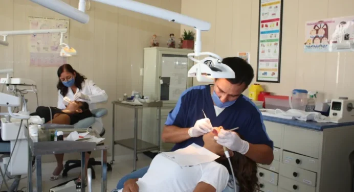 #3oct Día del Odontólogo: Trabajo social se impone para salvar la salud bucal de los pacientes