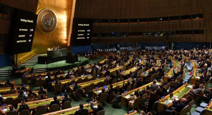 Asamblea General de la ONU aprueba llamar al «cese de hostilidades» en la Franja de Gaza
