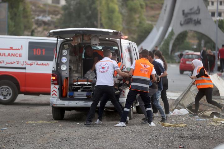 Cuatro hospitales dejan de prestar sus servicios en la Franja de Gaza 2 cuatro hospitales dejan de prestar sus servicios en la franja de gaza laverdaddemonagas.com ambulancias recorren distinas zonas de gaza
